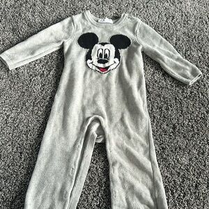 Gap kids x Disney Mickey Sweater long sleeve button  onesie